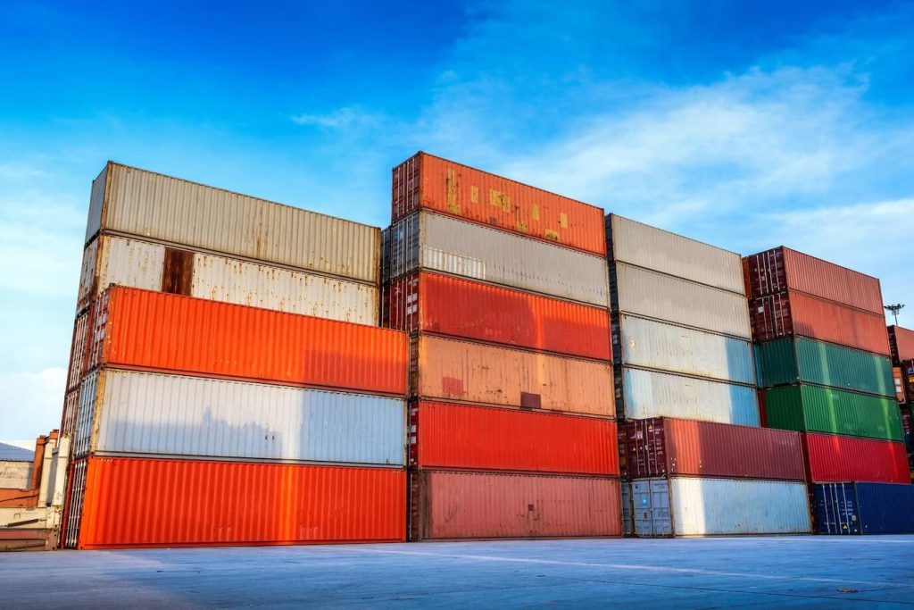 Báo giá mới nhất 2023 giúp bạn mua container cũ dễ dàng hơn