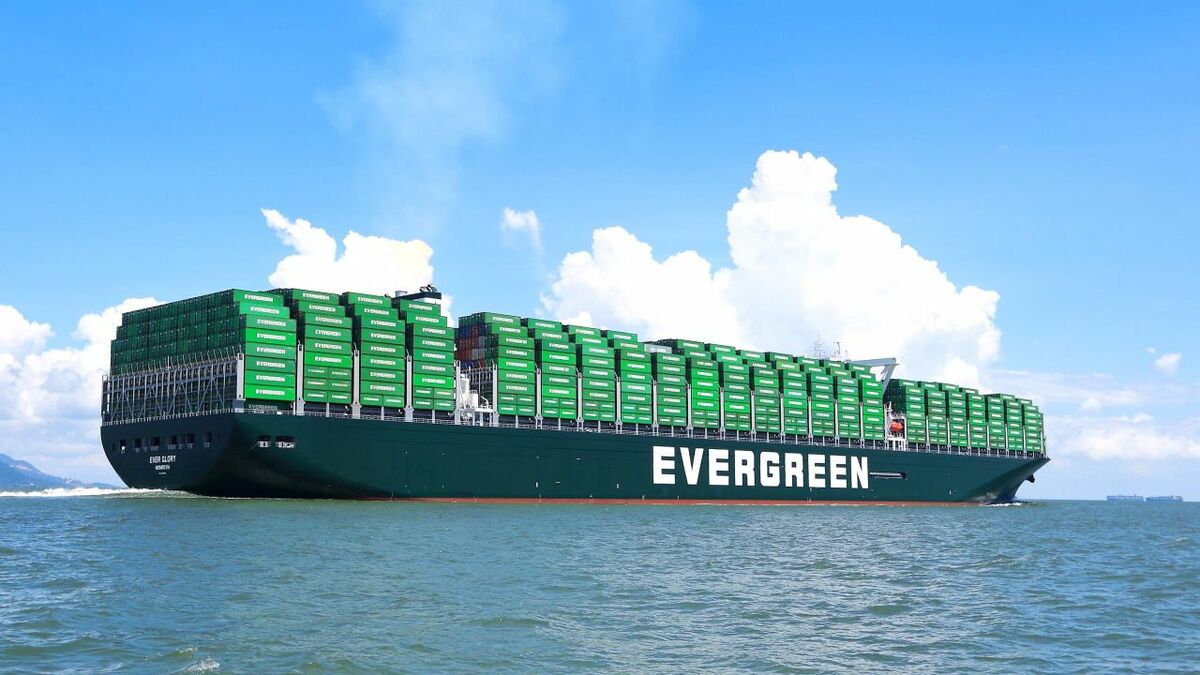 Evergreen duy trì các dịch vụ trên nhiều tuyến thương mại trên khắp thế giới.